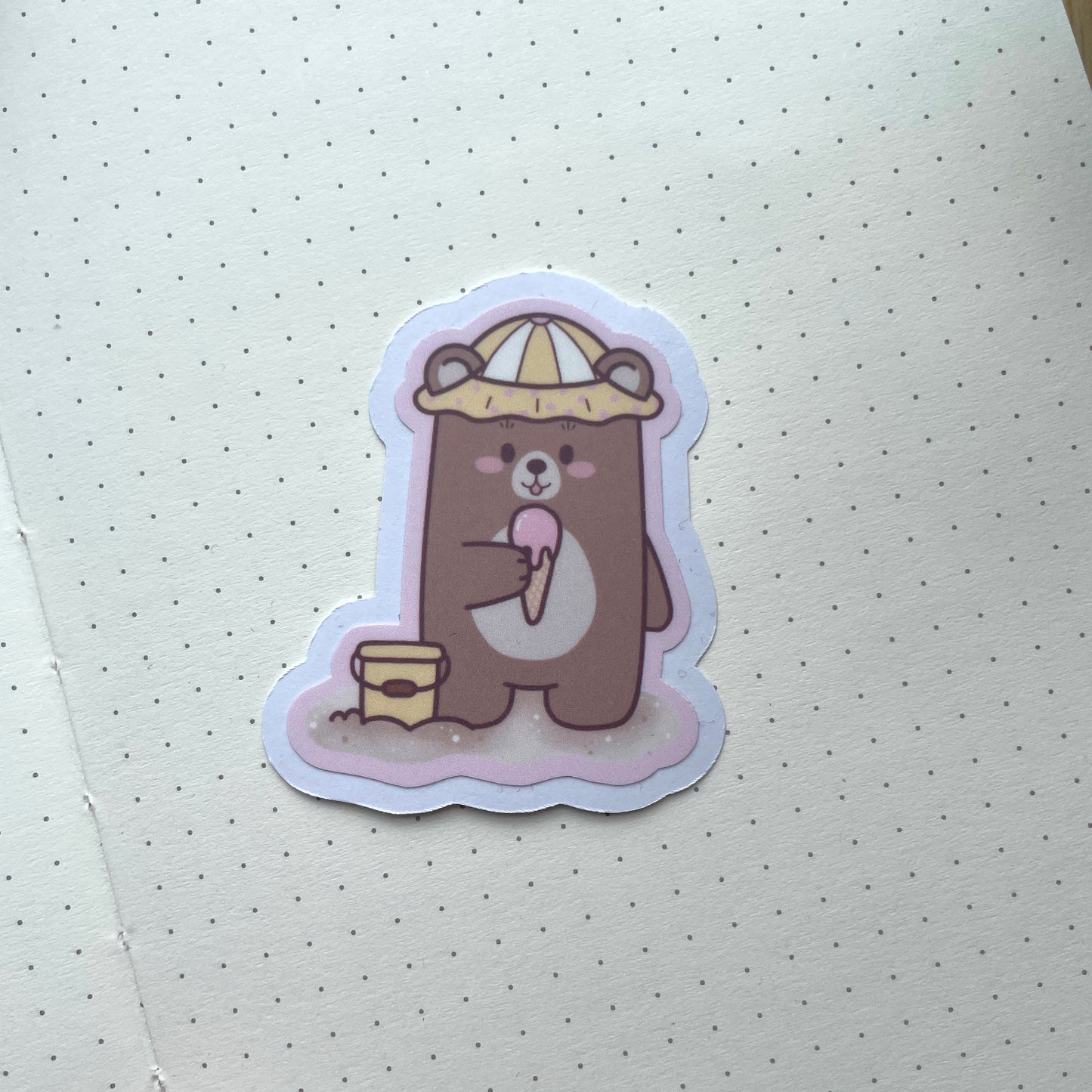 Vinyl Sticker - Bear Eating Ice Cream At The Beach | Bears At The Beach
