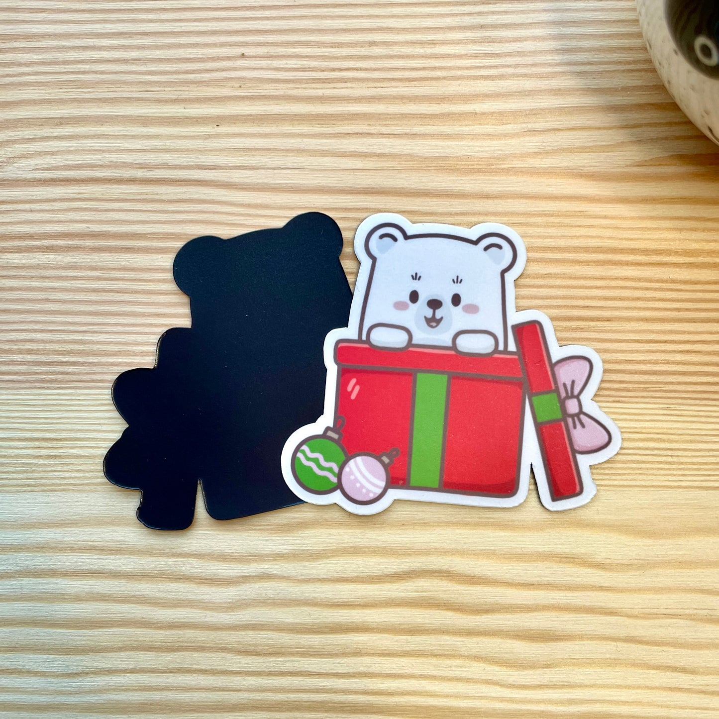 Magnet - Bear Popping Out Of Christmas Present | A Cosy Christmas